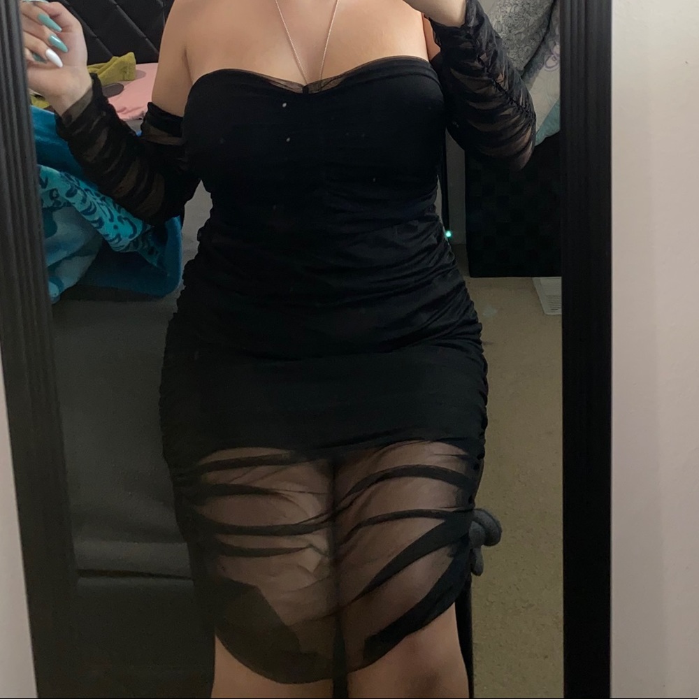 Dress - Picture 2 of 3